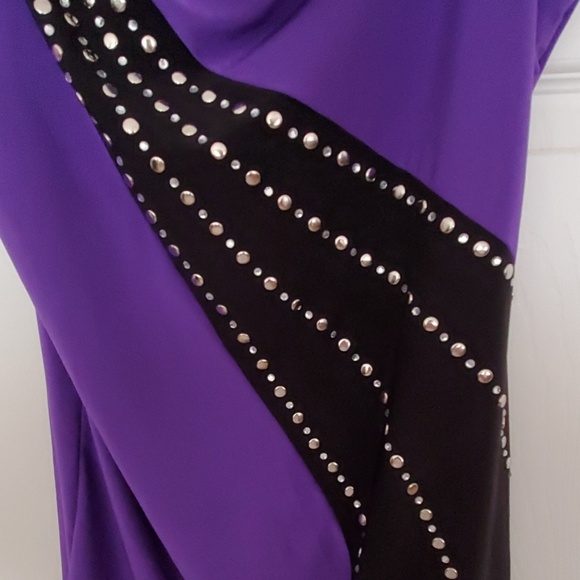 Top - Picture 2 of 3